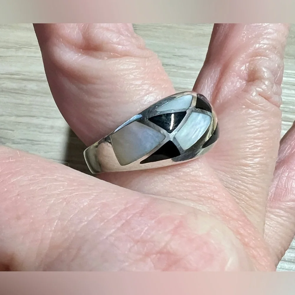 Eric Grossbardt Sterling Silver & 18K Gold MOP & Onyx Inlay Band Ring, Size 8.5